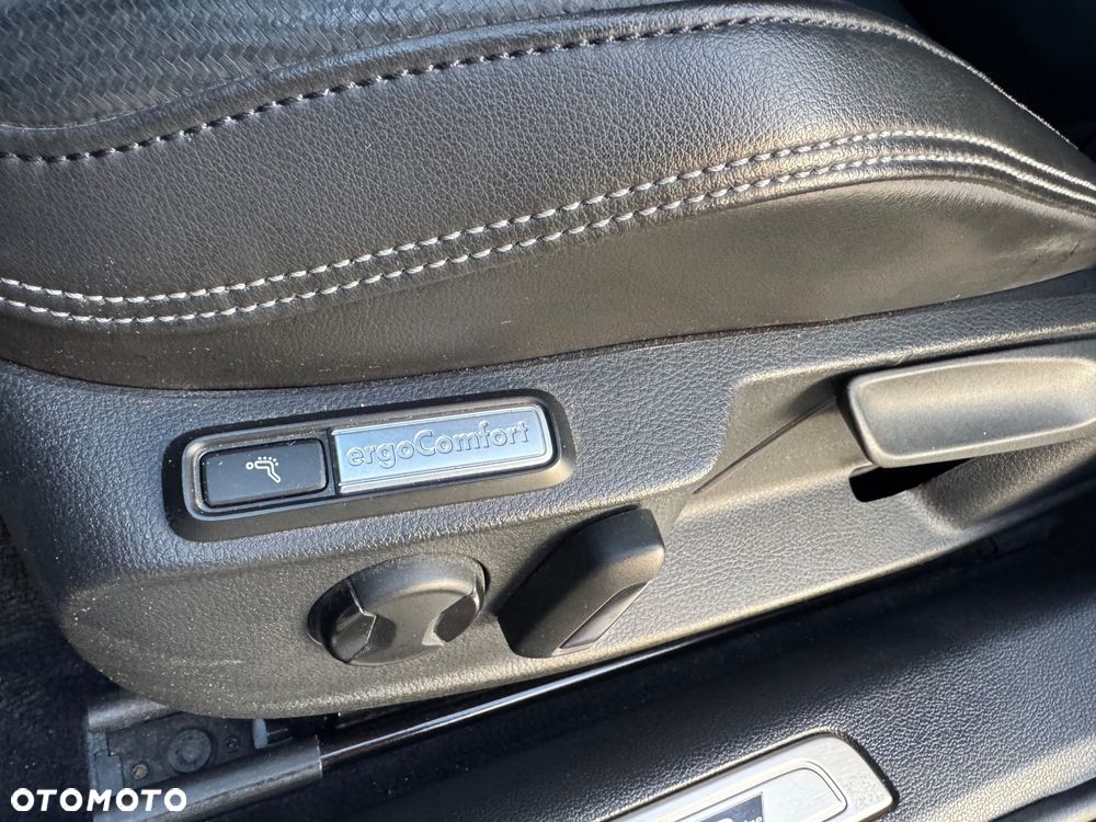 Volkswagen Passat 2.0 TDI SCR 4Mot DSG Highline - 31