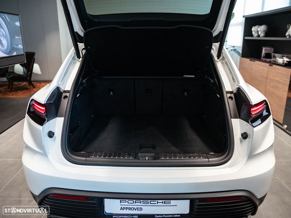 Porsche Macan Electric - 14