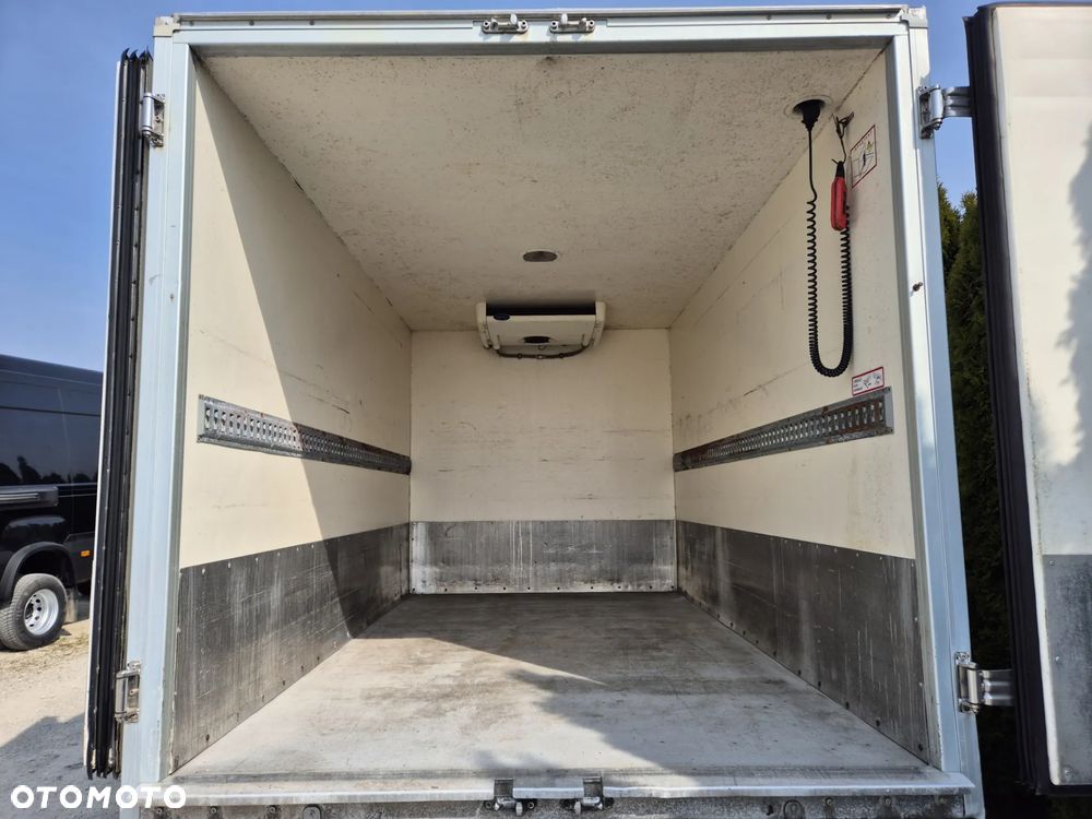 Chłodnia Mroźnia 3.3m Carrier Xarios 200, Cabstar 2011, zasilanie stacjonarne 230V - 6
