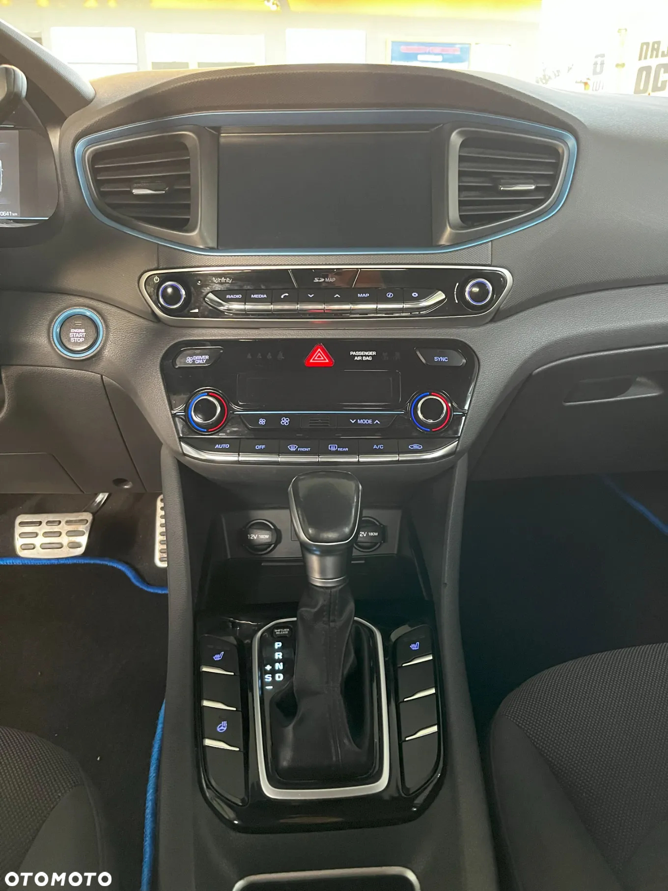 Hyundai IONIQ - 15