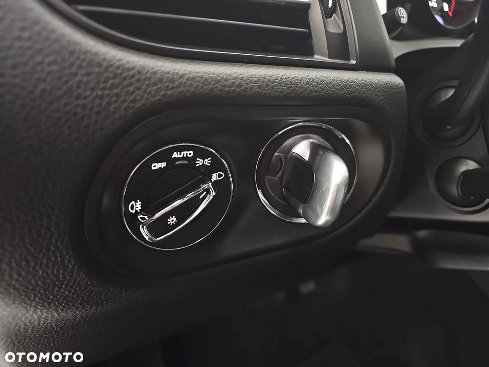 Porsche Macan T - 13
