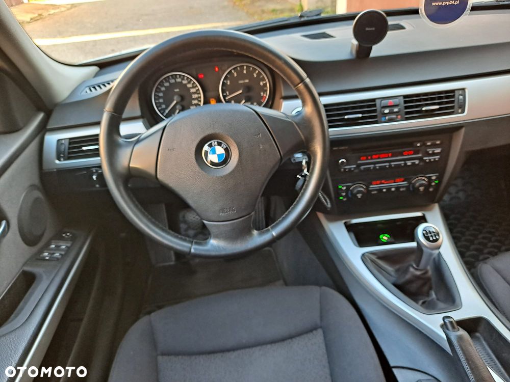 BMW Seria 3 325i - 8