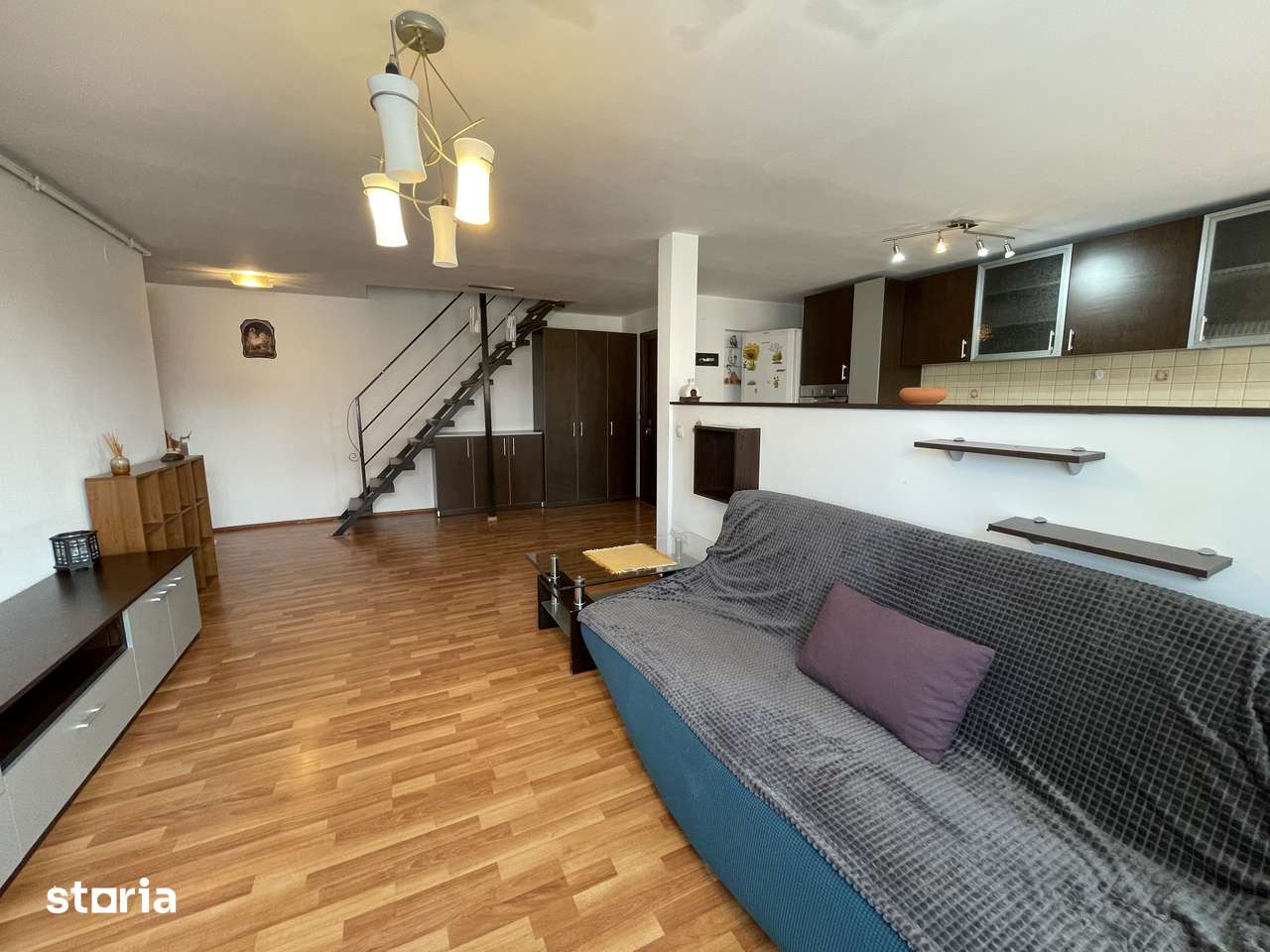 De inchiriat apartament 2 camere pe 2 niveluri | 70 mp | Valea Aurie — fotografia 1