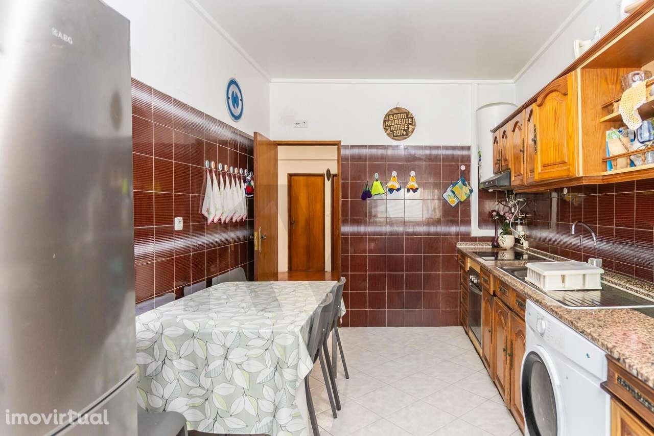 T2 com Arrecadação na Arrentela – Conforto, Luz e Localização Estraté - Grande imagem: 3/29