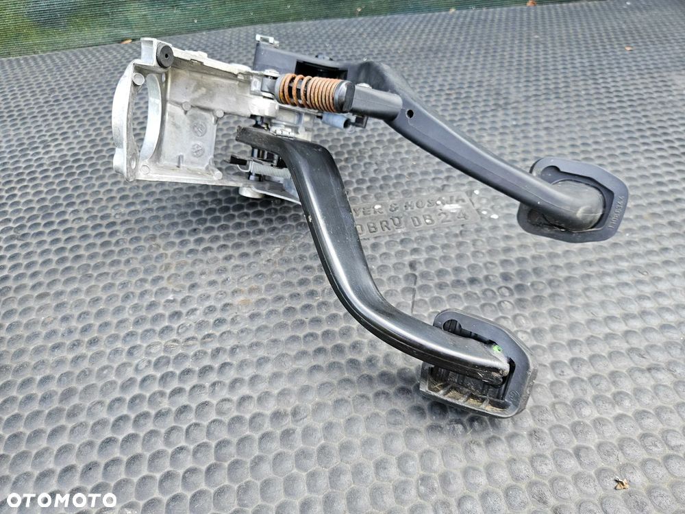 Pedały 678711/10 6761310 Pedał Czujnik Hamulca Sprzegła Stelaż Manual Europa BMW 3 E90 E91 E92 - 24