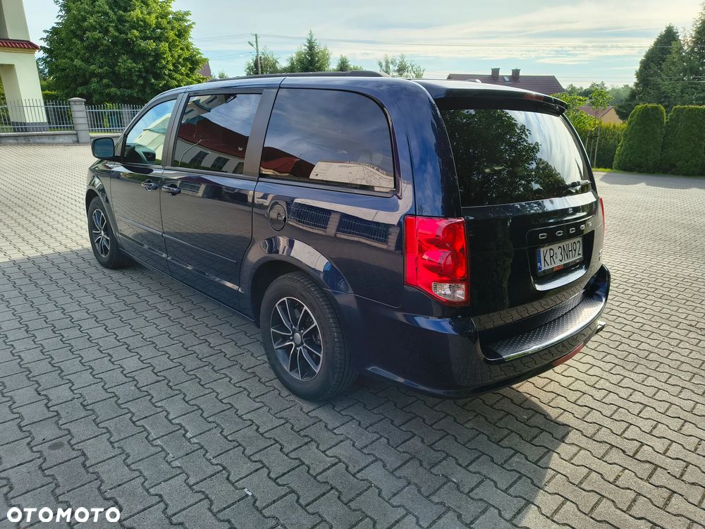 Dodge Grand Caravan - 3