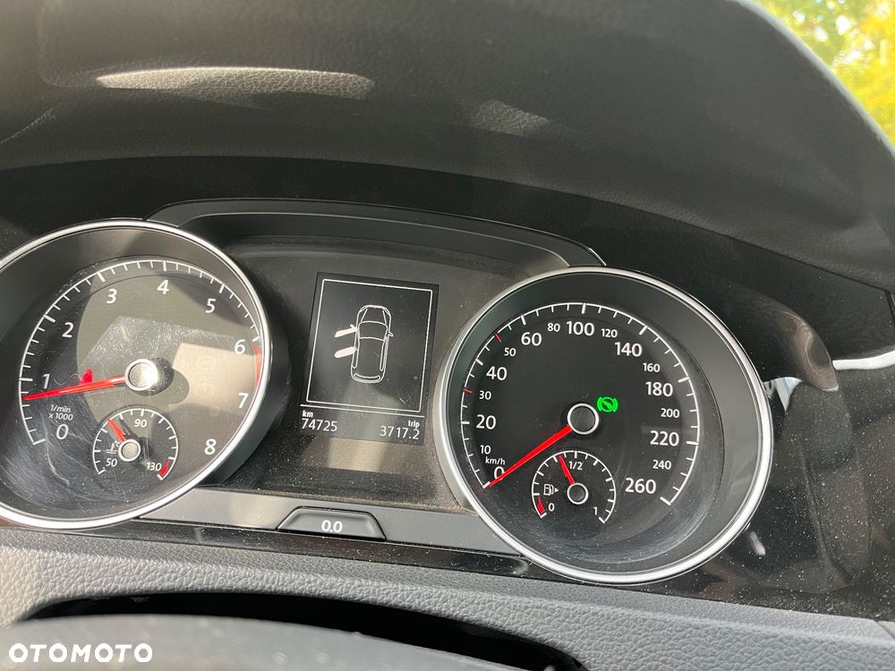 Volkswagen Golf - 11