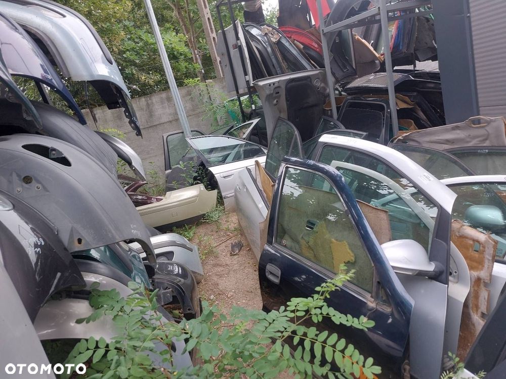 DRZWI KOMPLETNE PRAWY PRZÓD KIA SPORTAGE I B4 - 5