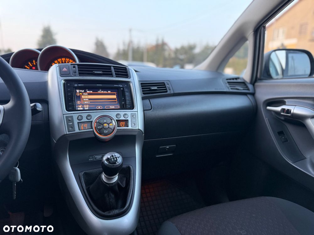 Toyota Verso 2.0 D-4D Premium - 27