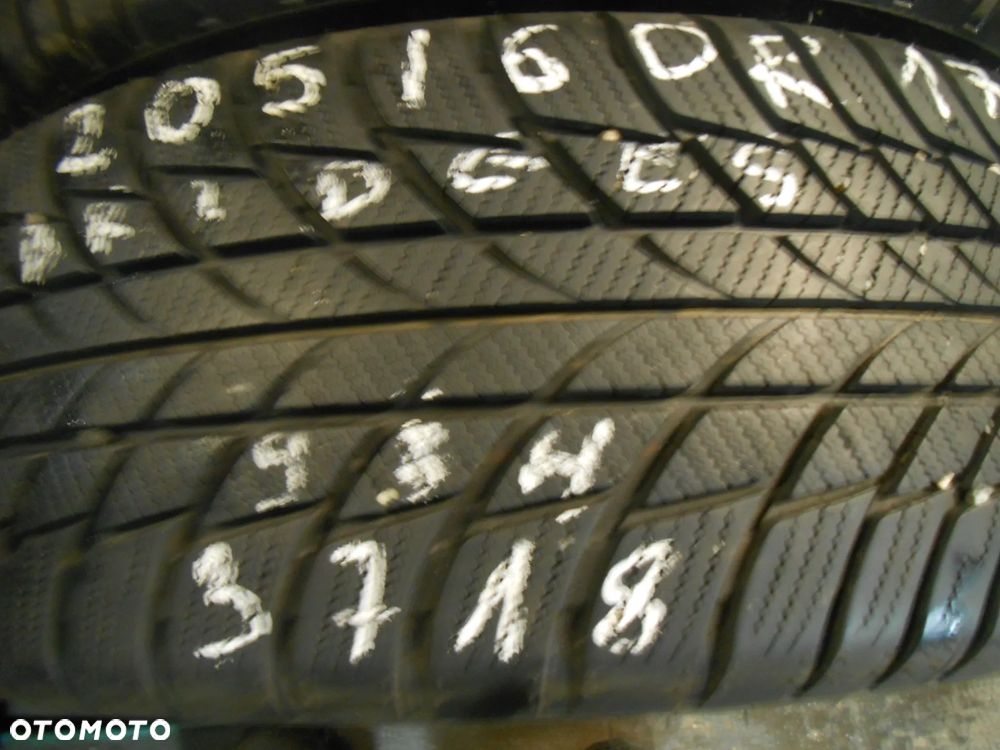 OPONY 205/60R17 BRIDGESTONE BLIZZAK LM 001 DOT 1019 / 3718 7.7MM - 3