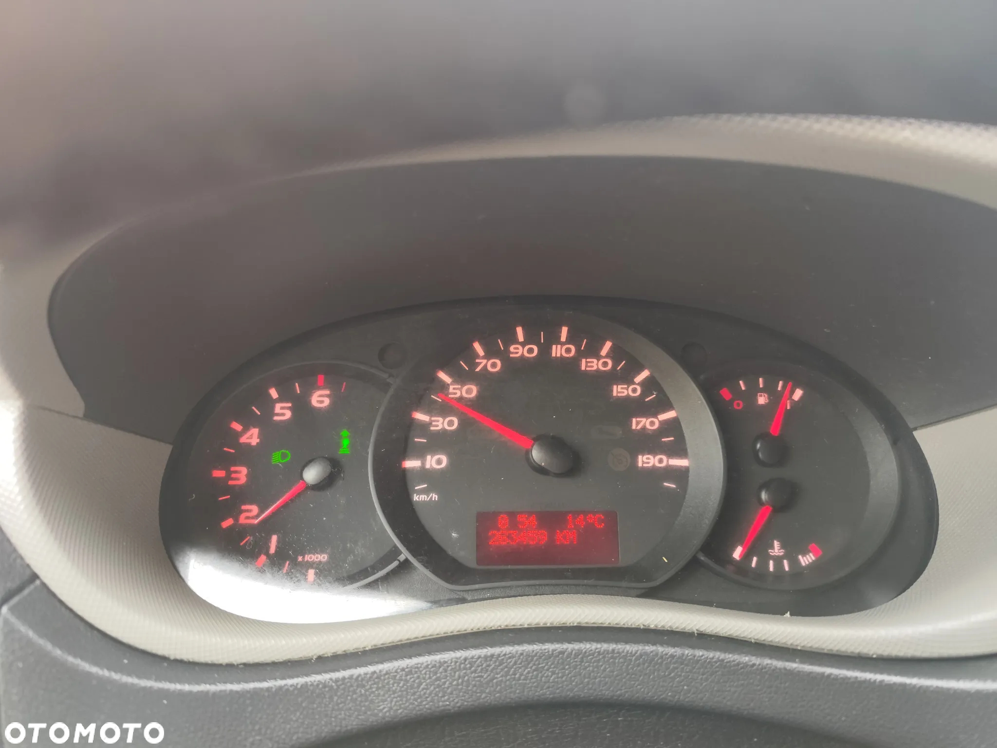 Nissan nv400 - 14