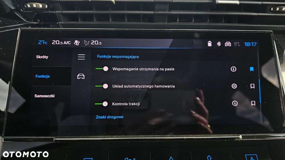Peugeot 408 1.6 Plug-In Hybrid 180 Allure EAT8 - 24