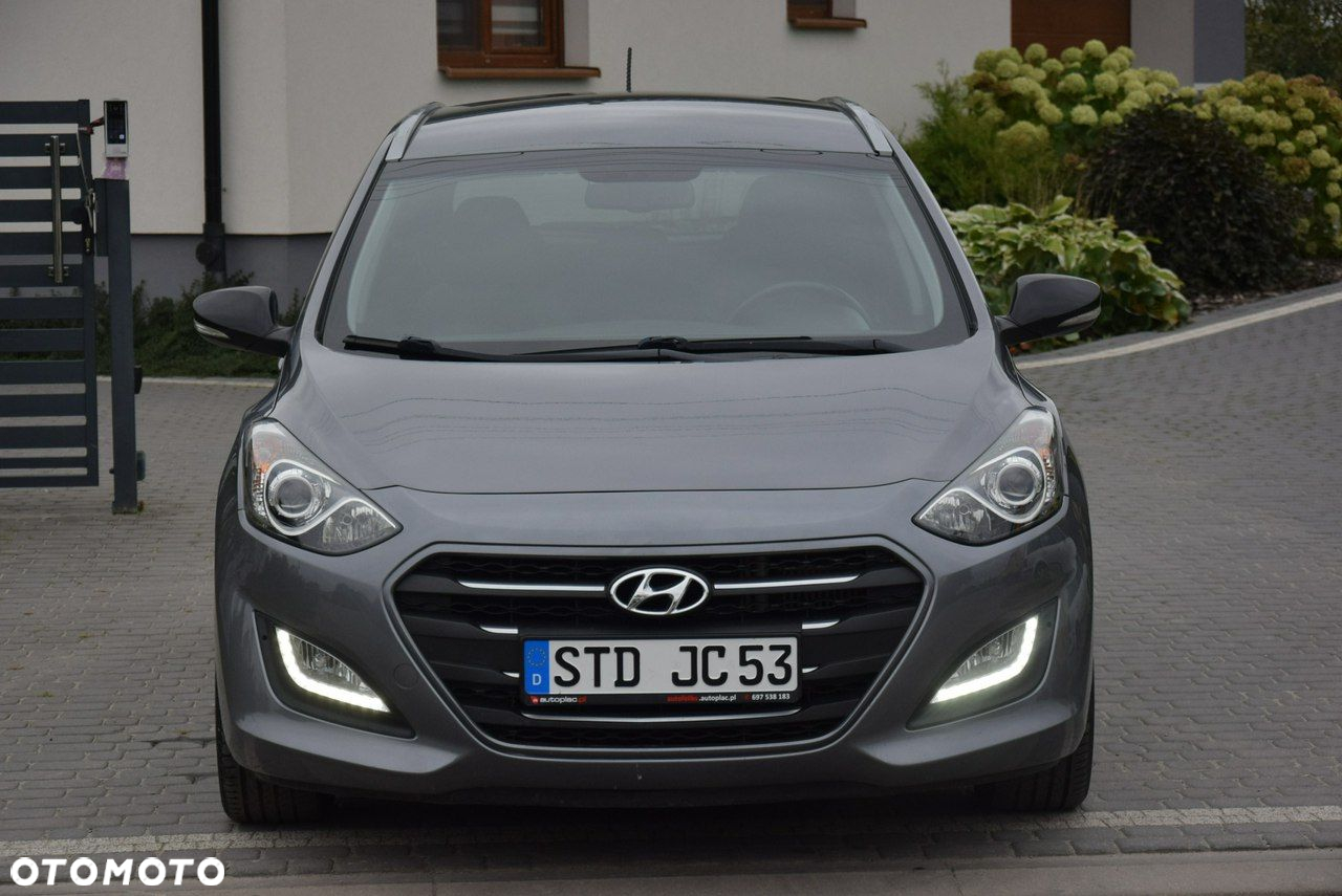 Hyundai i30 blue 1.6 CRDi YES Gold - 2