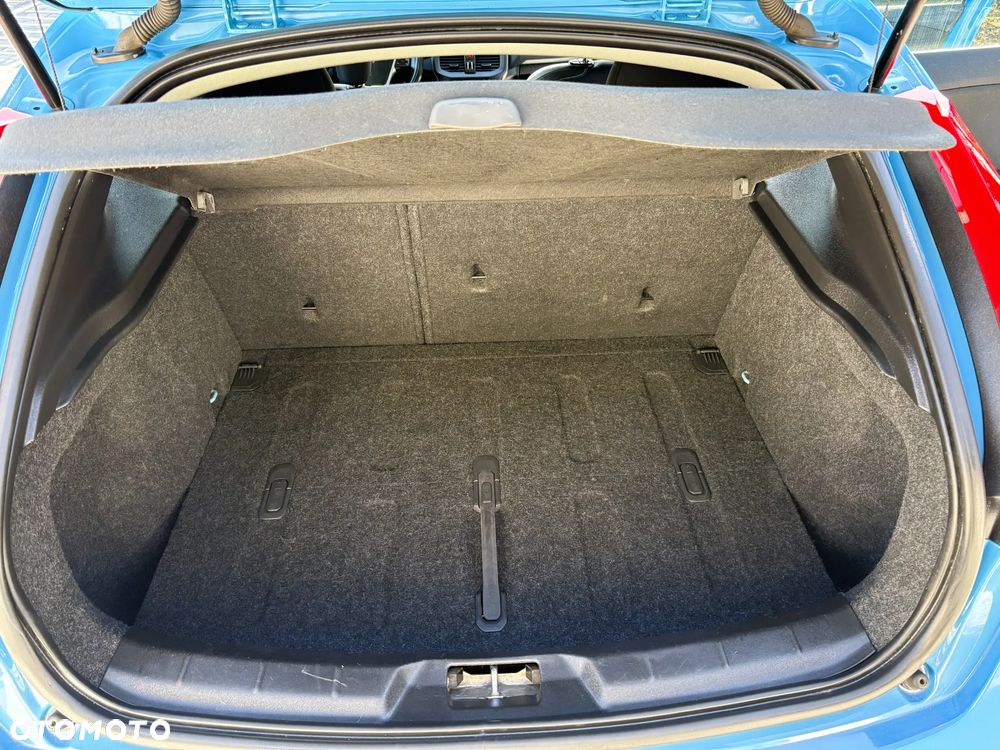 Volvo V40 D4 Geartronic RDesign - 29