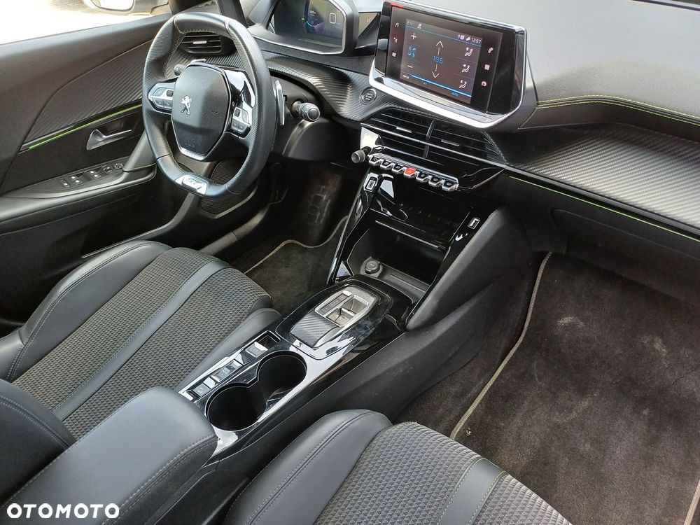 Peugeot 2008 1.2 PureTech GT S&S EAT8 - 14
