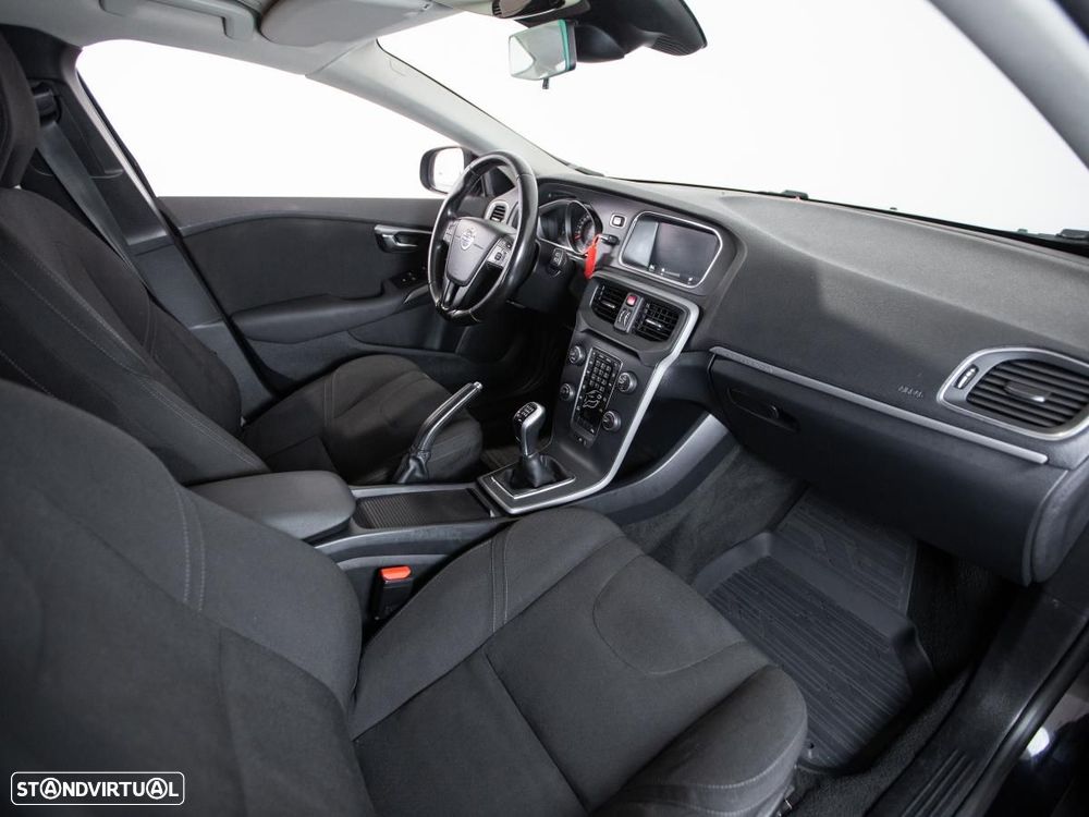 Volvo V40 Cross Country - 9