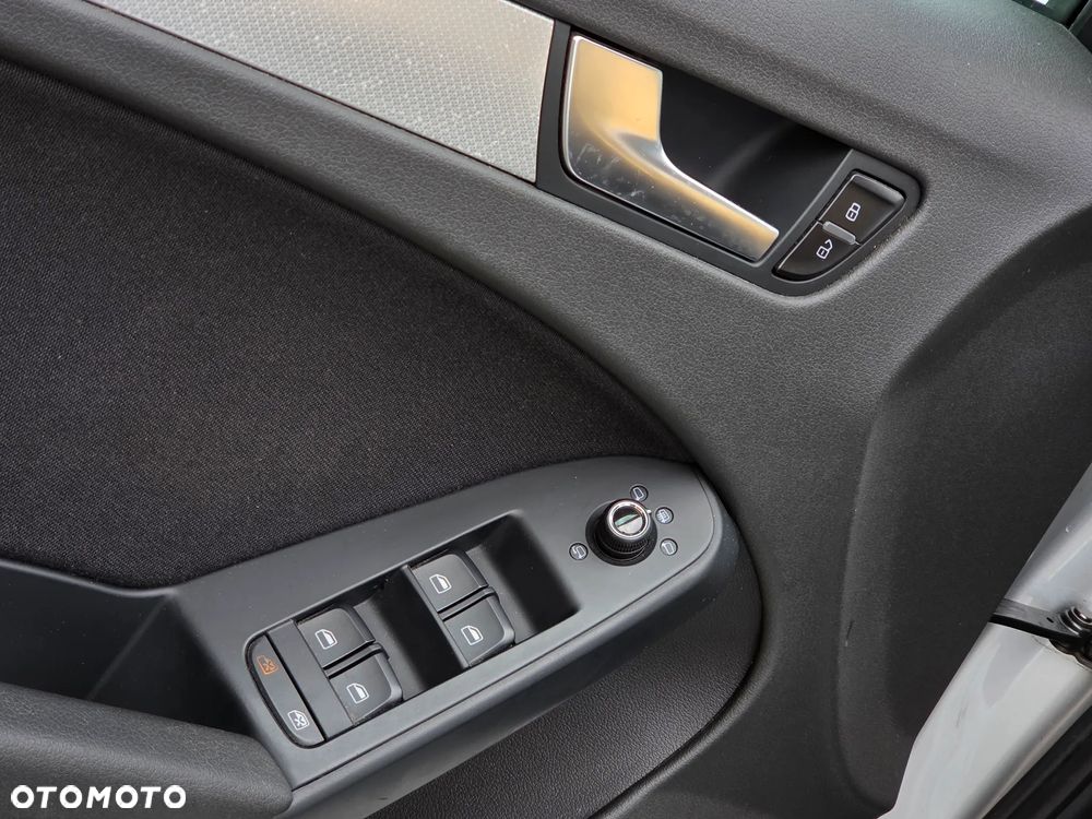 Audi A4 Avant 1.8 TFSI quattro Ambiente - 31