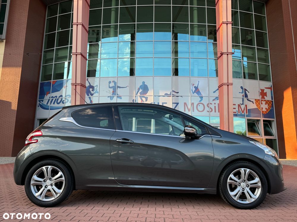 Peugeot 208 - 5