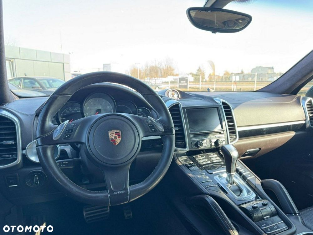Porsche Cayenne - 10