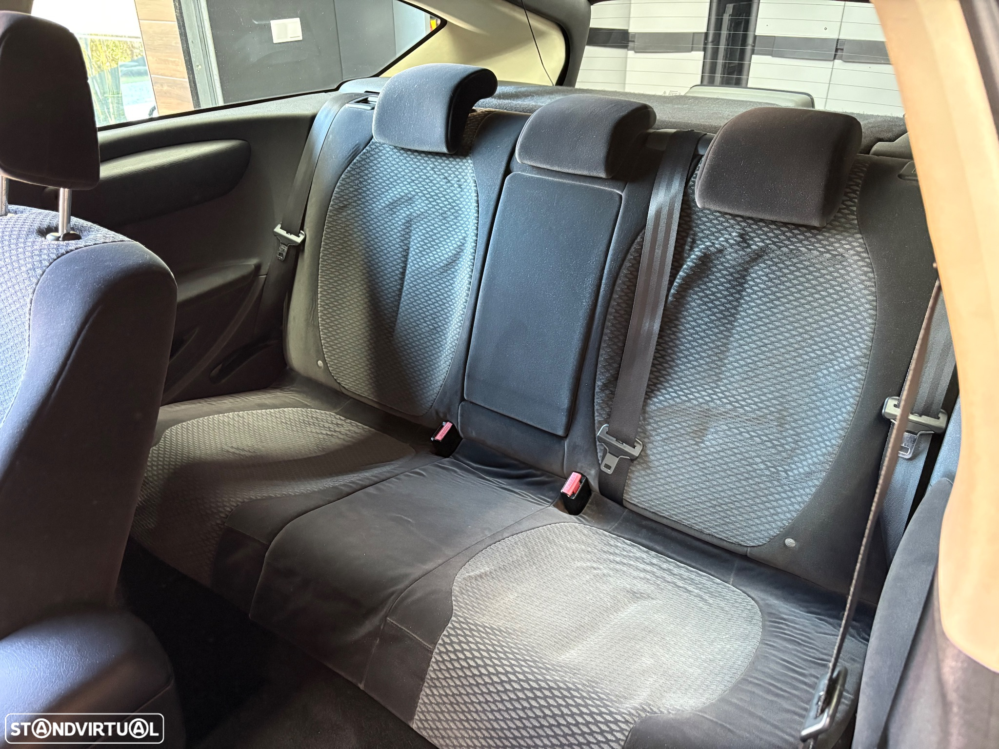 Citroën C4 Coupé 1.6 HDi VTR Pack Airdream - 13