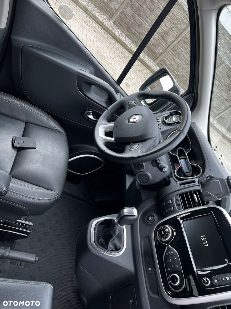 Renault Trafic SpaceClass 2.0 dCi - 18