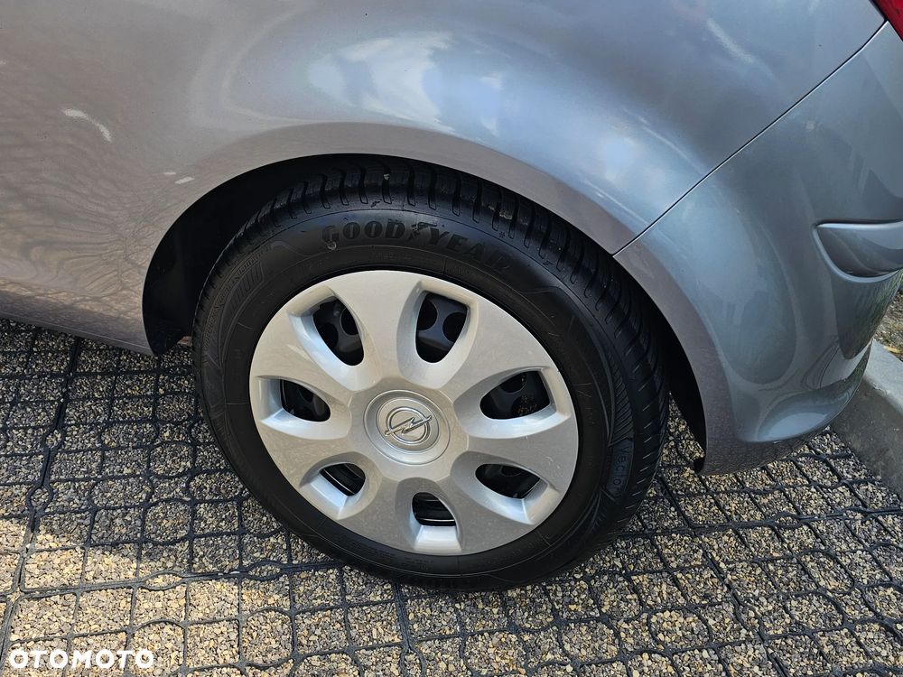 Opel Corsa 1.2 16V - 24
