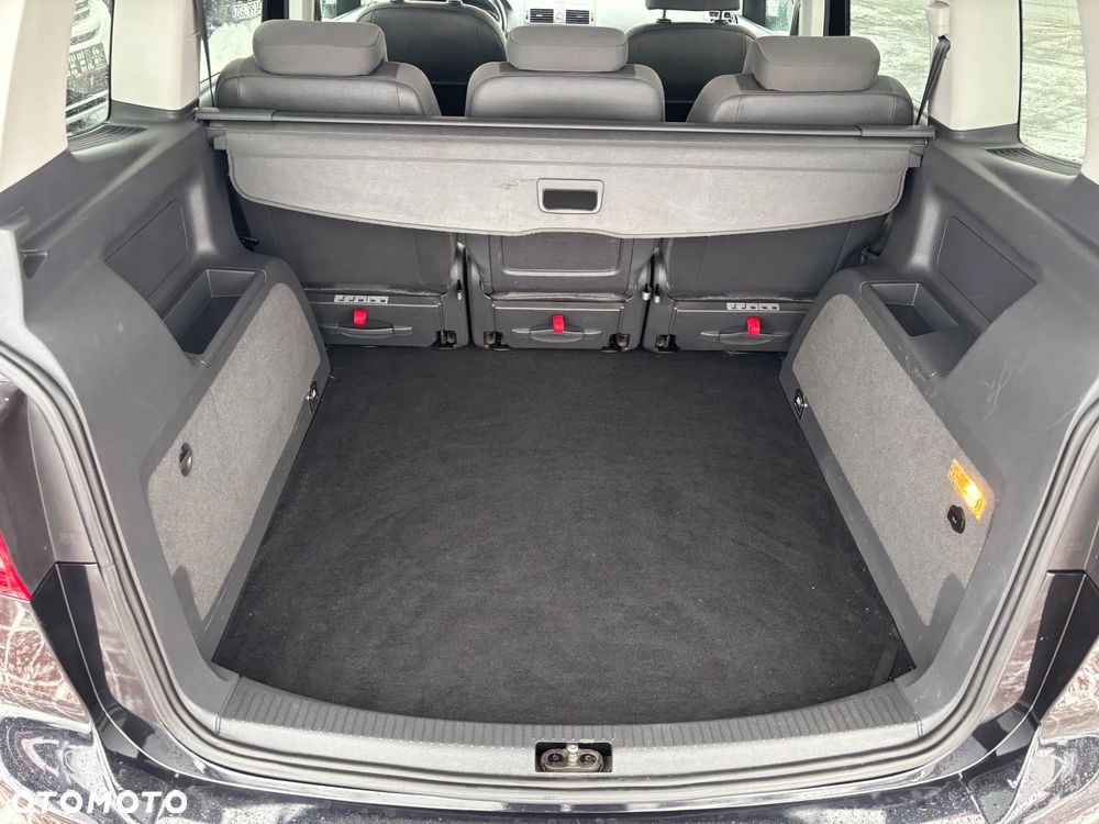 Volkswagen Touran 1.4 TSI MATCH - 24