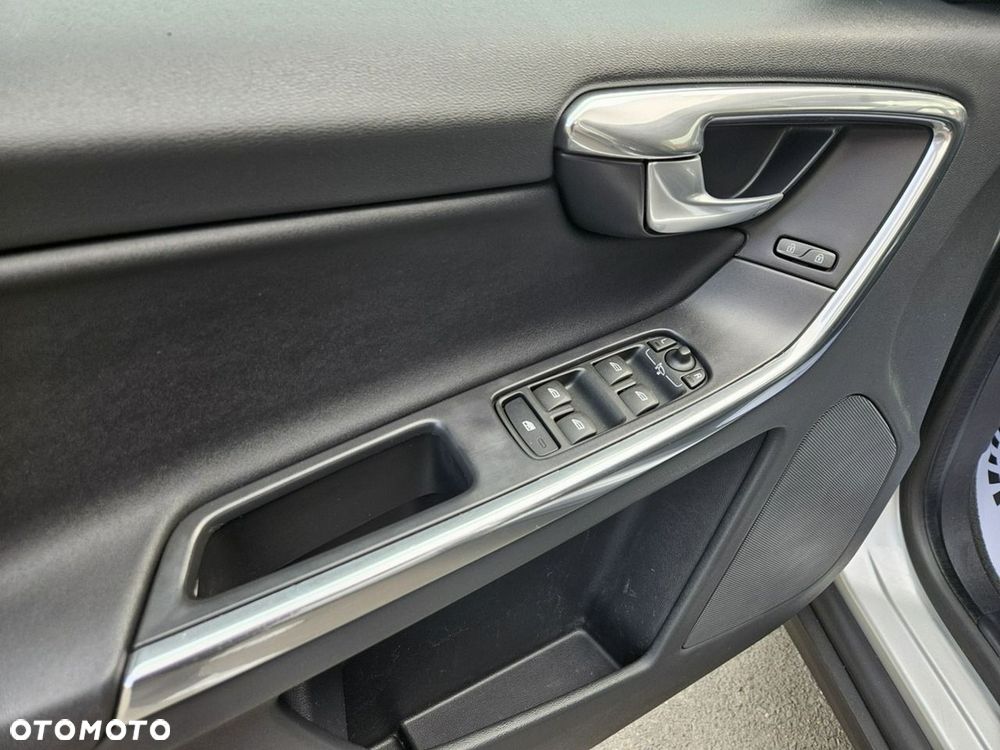 Volvo XC 60 D3 Momentum - 14