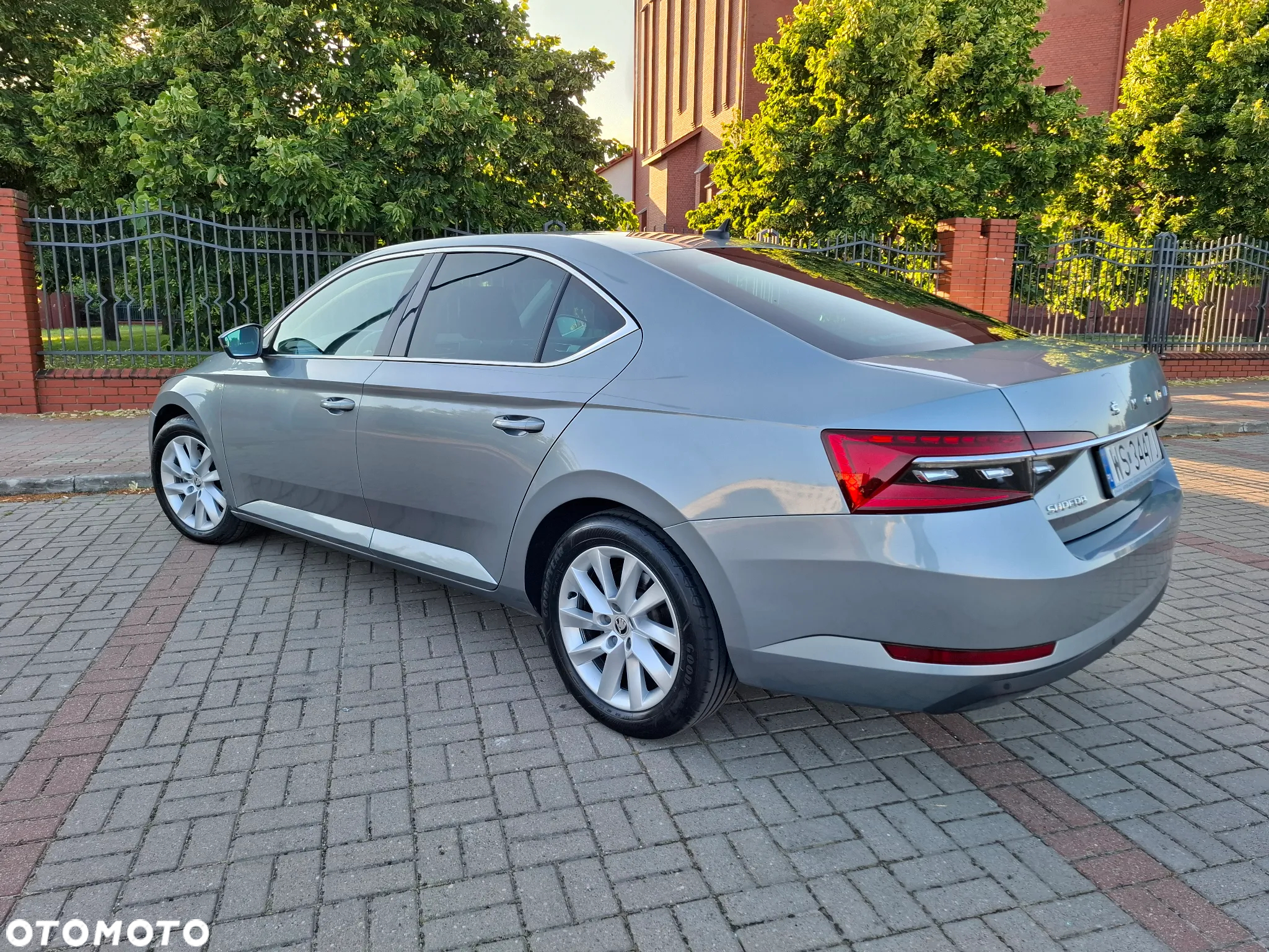 Skoda Superb 2.0 TSI Ambition DSG - 3