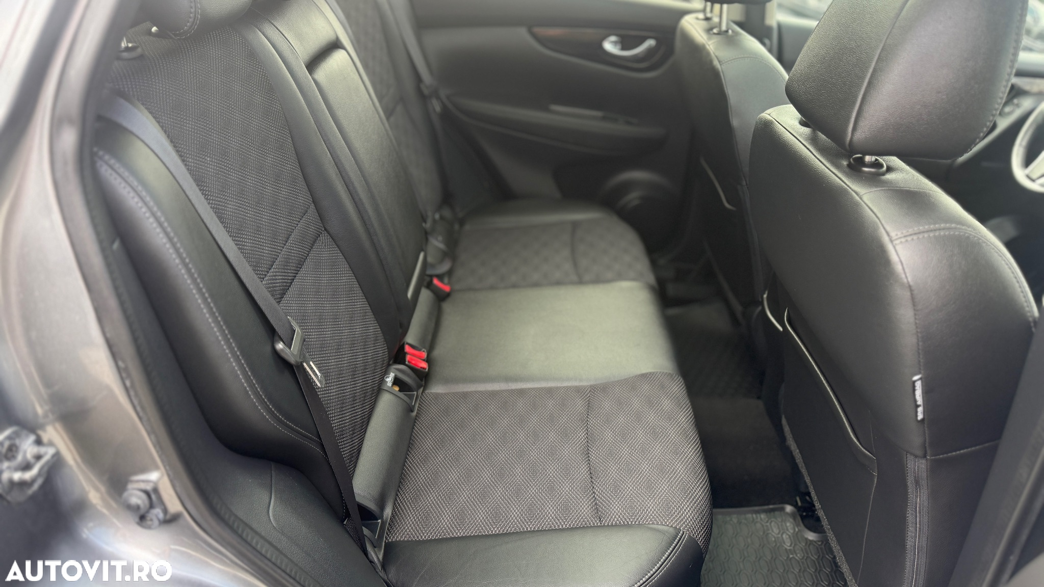 Nissan Qashqai 1.5 DCI TEKNA - 8