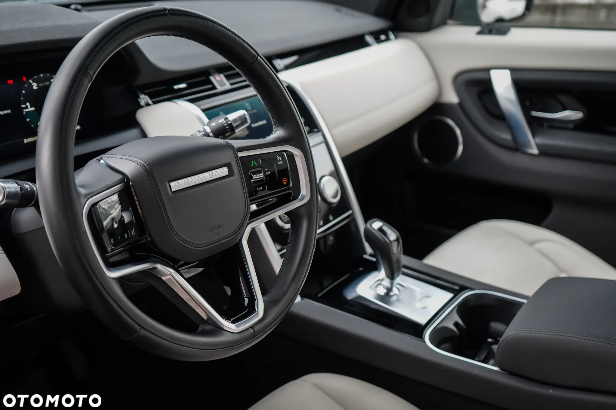 Land Rover Discovery Sport - 10