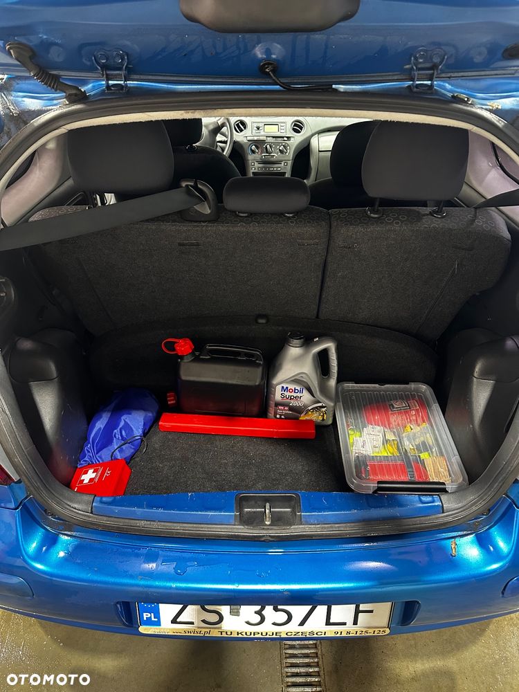 Toyota Yaris 1.0 Base - 12