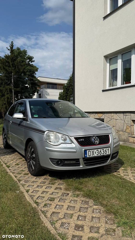 Volkswagen Polo 1.4 16V Sportline - 2