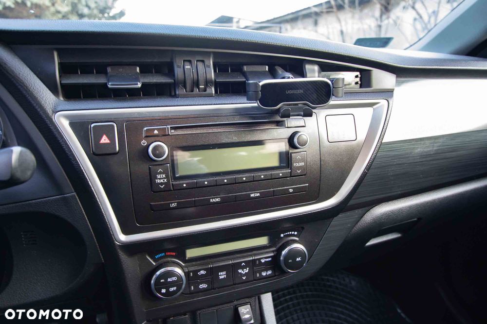 Toyota Auris - 13