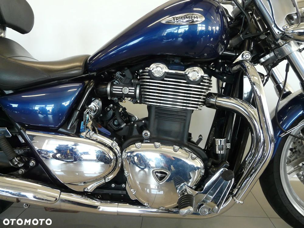 Triumph Thunderbird - 24