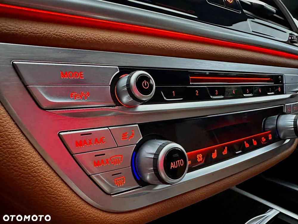 BMW Seria 7 740d xDrive - 22