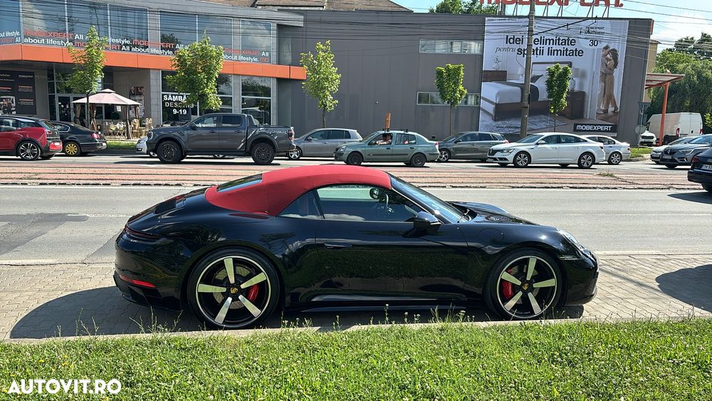 Porsche 911 GTS PDK - 1