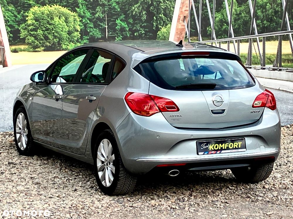 Opel Astra 1.6 Turbo 150 Jahre - 7