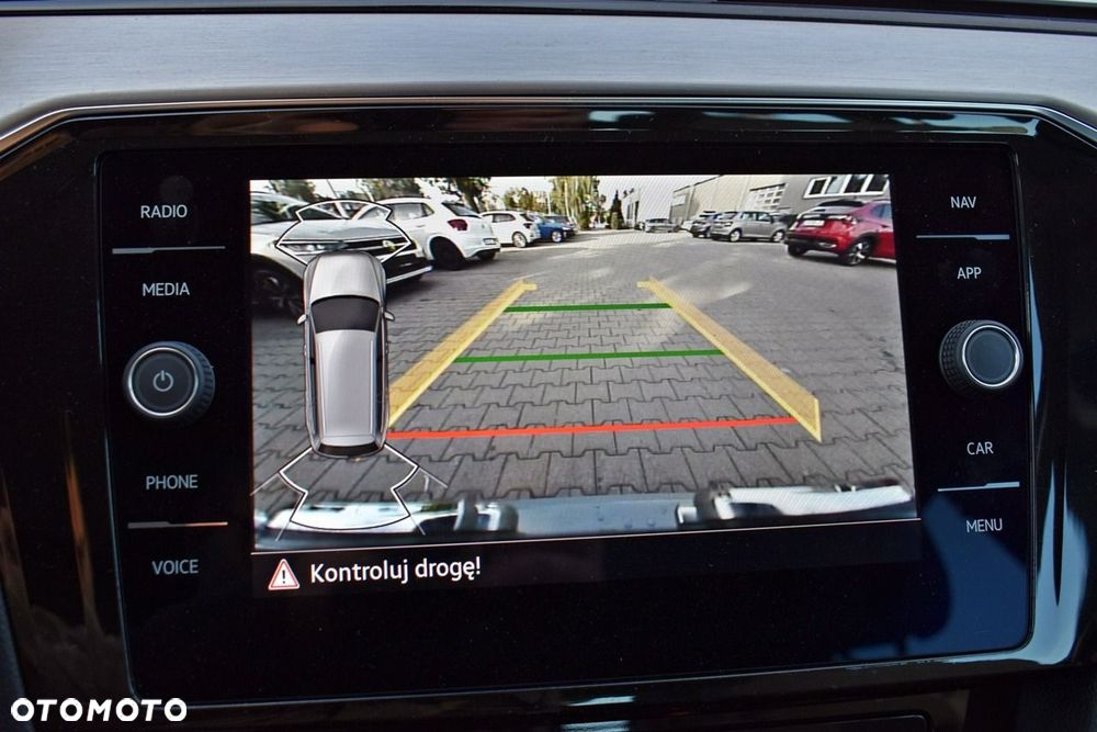 Volkswagen Passat Variant 2.0 TSI Elegance DSG - 23