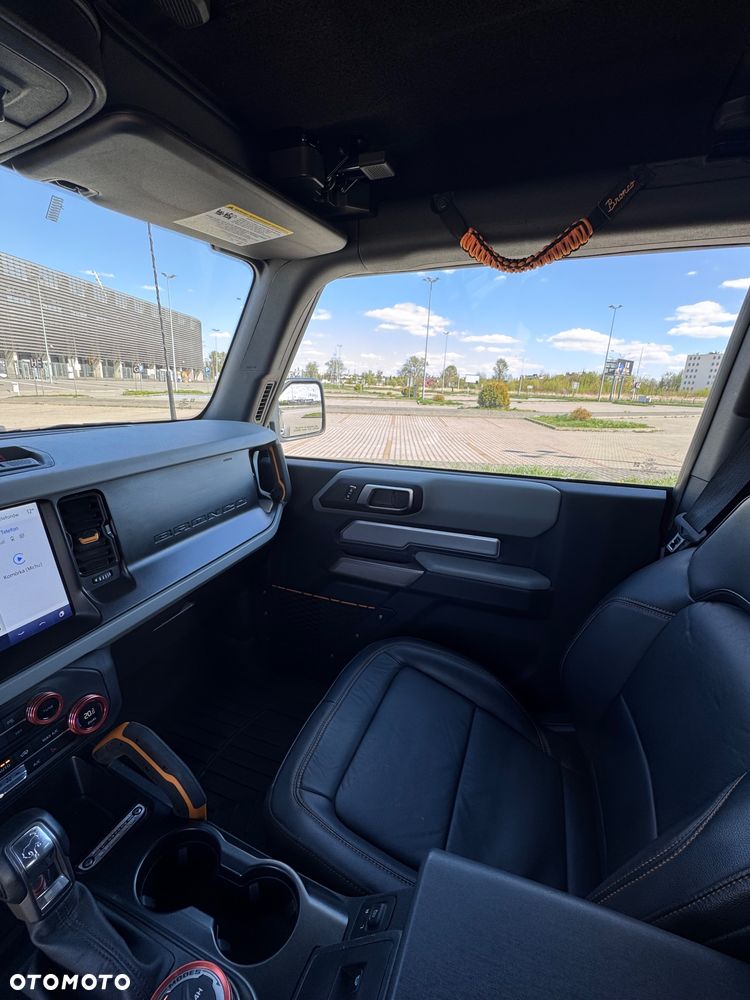 Ford Bronco - 21