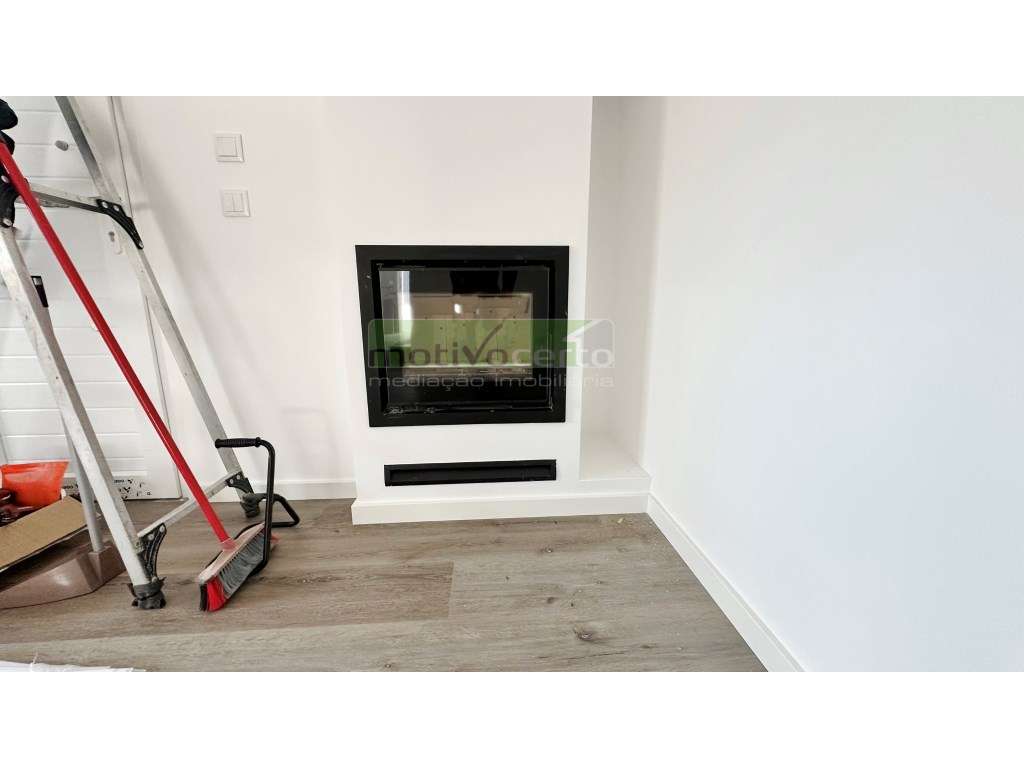 Possibilidade de PERMUTA - Moradia Isolada T4 no Cacém, Sintra. Aca... - Grande imagem: 5/27