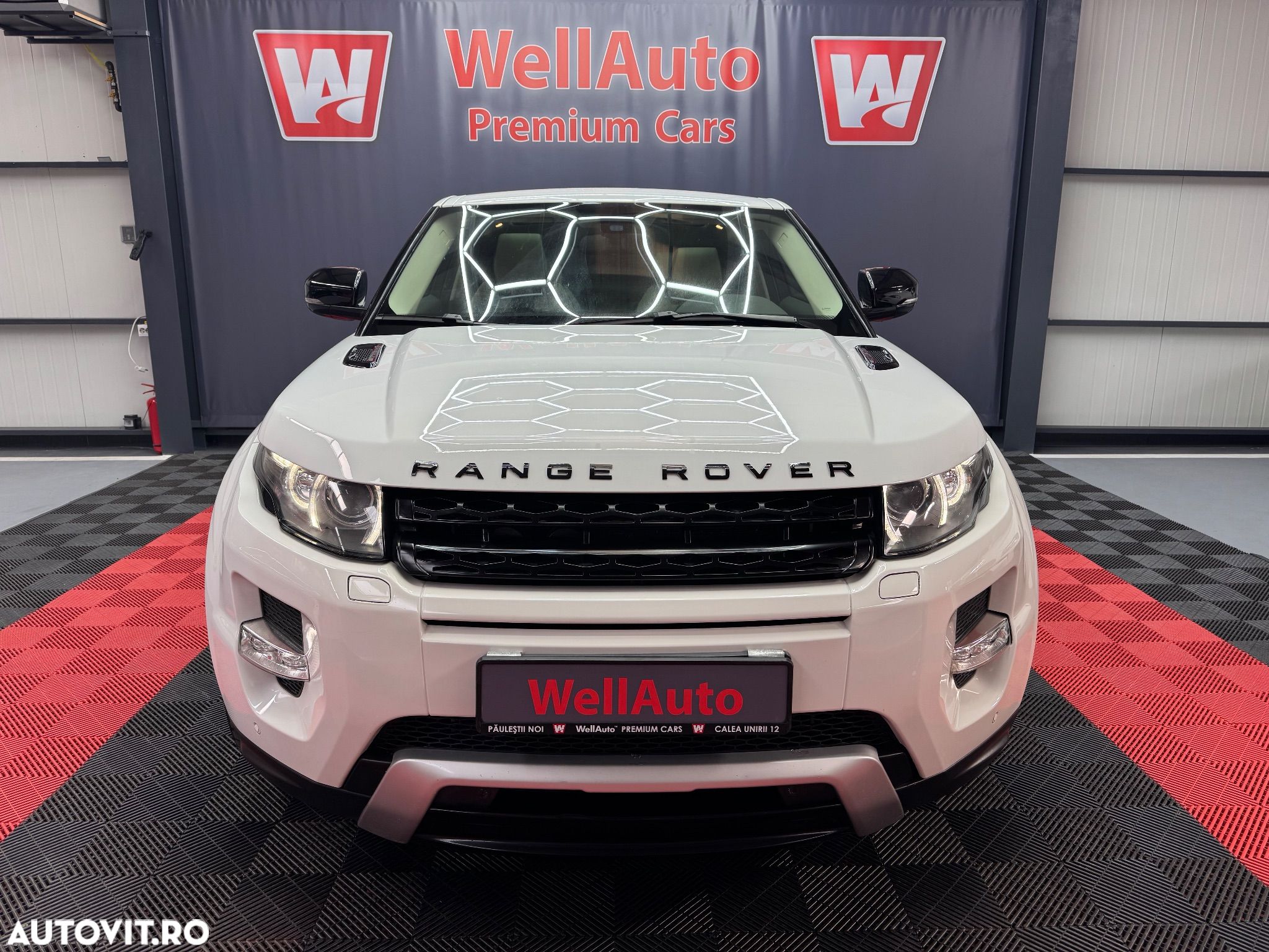 Land Rover Range Rover Evoque - 1