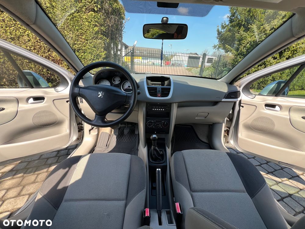 Peugeot 207 1.4 - 5