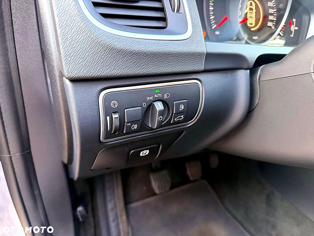 Volvo V60 D3 Momentum - 39