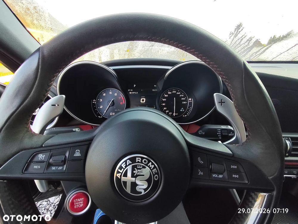Alfa Romeo Giulia 2.9 V6 Bi-Turbo AT8 Quadrifoglio - 12
