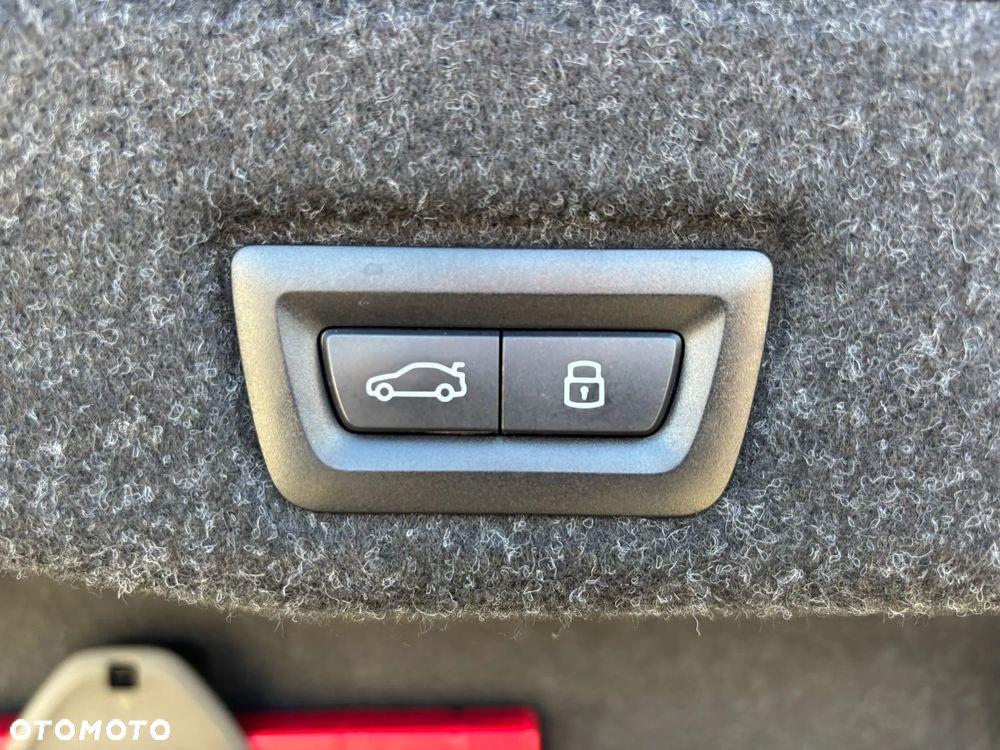 BMW Seria 5 520d xDrive - 37