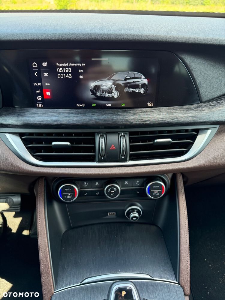 Alfa Romeo Stelvio 2.0 Turbo 16V AT8-Q4 Sprint - 12