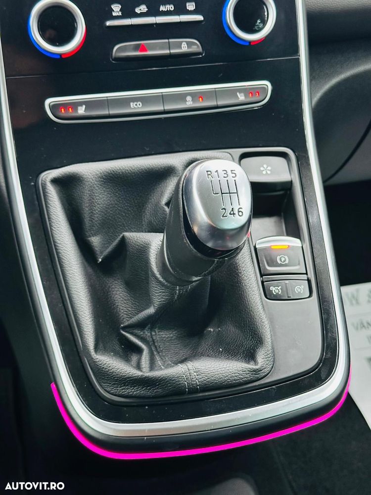 Renault Scenic ENERGY dCi 130 Start & Stop Euro 6 Bose Edition - 31