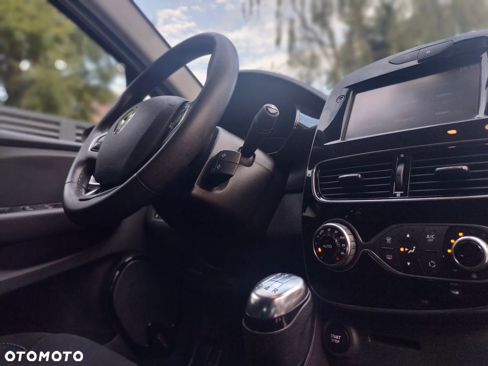 Renault Clio 1.2 16V Limited - 31