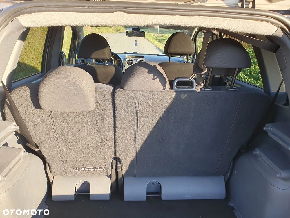 Mitsubishi Colt - 25
